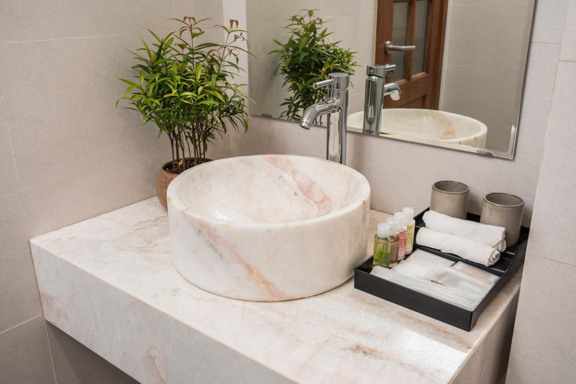 Le Parfum Apartment And Hotel ฮานอย ภายนอก รูปภาพ